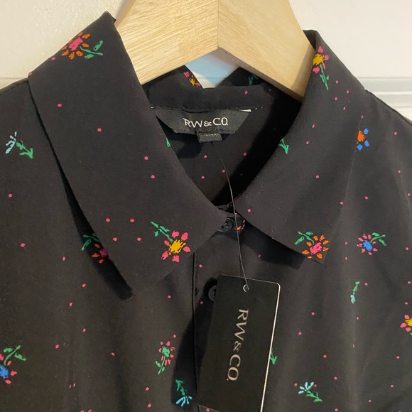 NWT / Black Blouse with Flower Details from RW&CO. - Picture 2 of 4